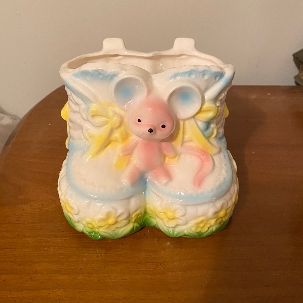 •Inarco• Vintage Baby Booties Mouse Planter